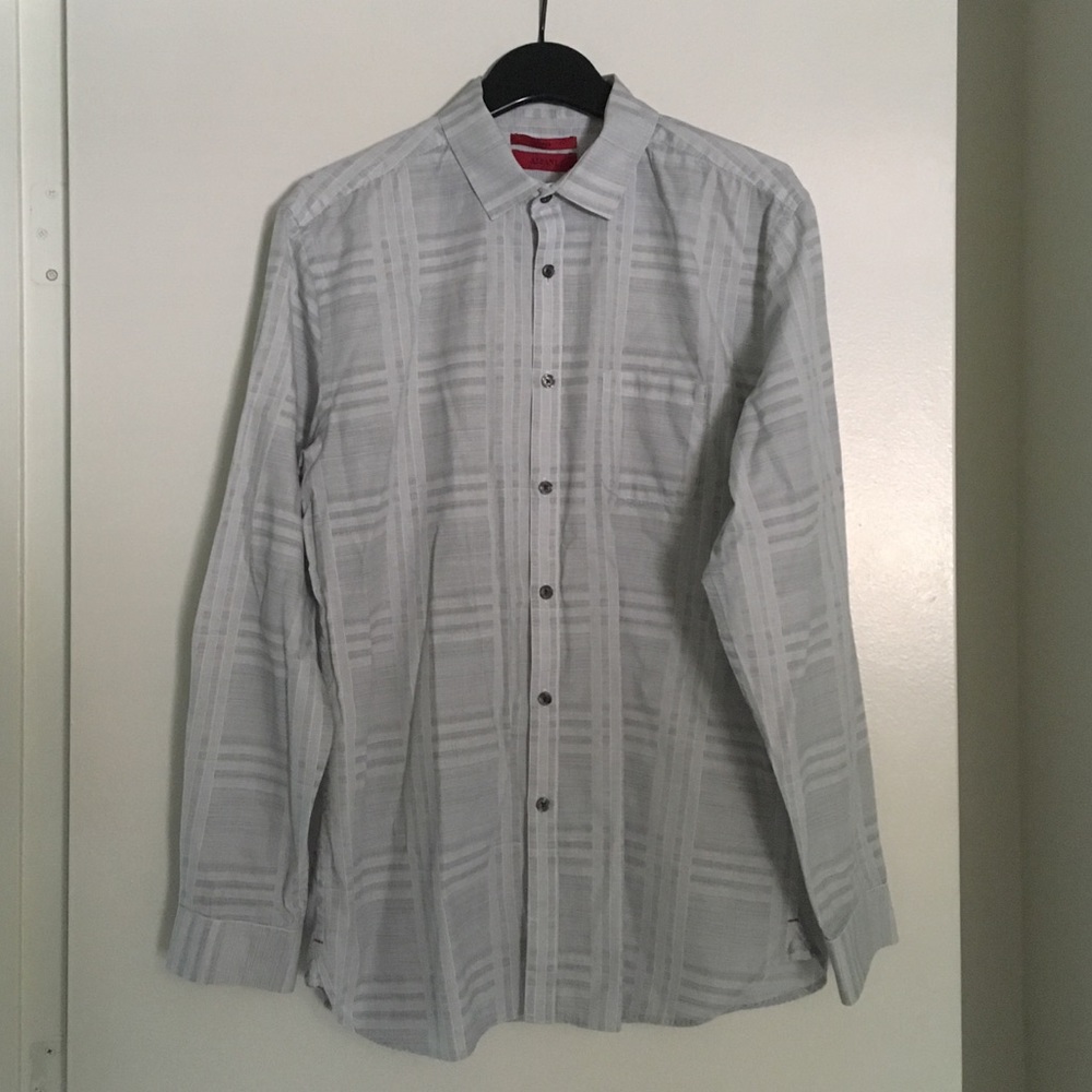 L/S dress shirt. Gently worn.